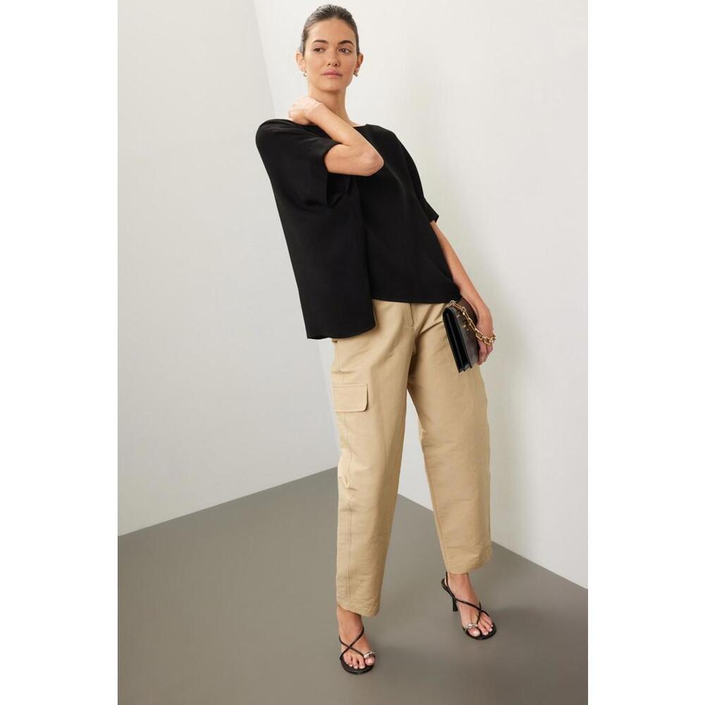 Natori Stretch Crepe Top Size L/XL minor discoloration and fabric pull